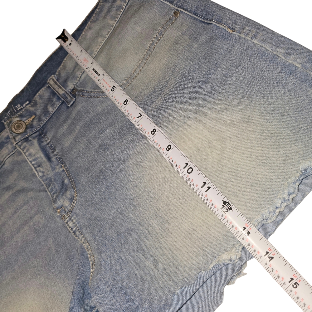 Time and Tru Women's Denim Shorts Size 16 Mid-Rise 3" Inseam New Without Tag - Picture 5 of 6